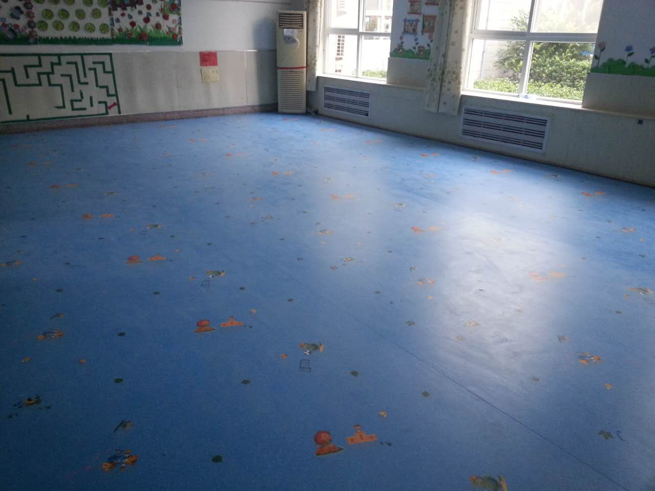 幼儿园地板